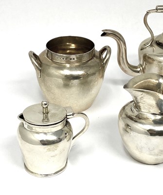 Lot 560 - FOUR PIECES OF SMALL SIZED VICTORIAN SILVER