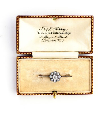 Lot 348 - DIAMOND BAR BROOCH, 1890s