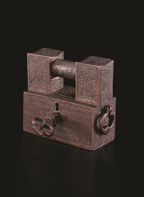 Lot 123 - A FINE AND RARE SOUTH GERMAN ETCHED PADLOCK