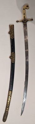 Lot 256 - A VICTORIAN OFFICER'S MAMELUKE-HILTED LEVÉE SWORD, MID-19TH CENTURY