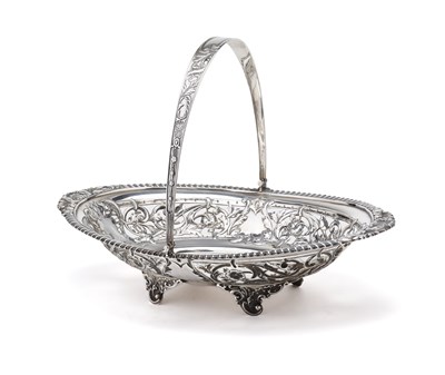 Lot 109 - AN EDWARDIAN SILVER BASKET, SYNYER & BEDDOES, BIRMINGHAM, 1901