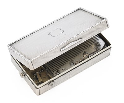 Lot 208 - A VICTORIAN SILVER SNUFF BOX FITTED WITH A CYLINDER MUSIC MECHANISM, BOX PERHAPS THOMAS WISE, LONDON, 1838