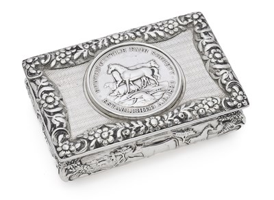 Lot 216 - A WILLIAM IV SILVER TABLE SNUFF BOX, NATHANIEL MILLS, BIRMINGHAM, 1833