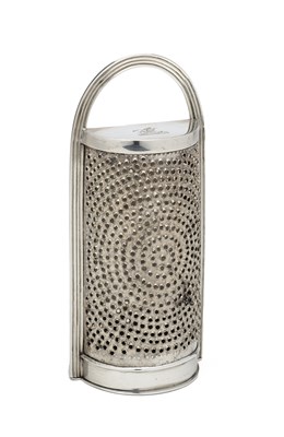 Lot 239 - A VICTORIAN SILVER NUTMEG GRATER, RAWLINGS & SUMMERS, LONDON, 1868