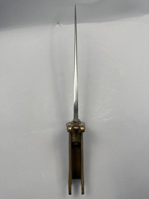 Lot 477 - A PRITCHARD-GREENER REVOLVER BAYONET, CIRCA 1917