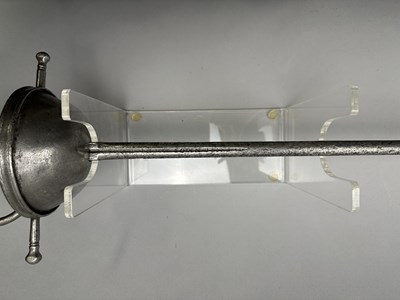 Lot 194 - AN OFFICER’S CUP-HILT RAPIER, LAST QUARTER OF THE 17TH CENTURY, PROBABLY PORTUGUESE