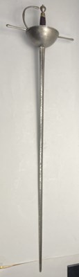 Lot 193 - A SPANISH OFFICER’S CUP-HILT RAPIER, LATE 17TH CENTURY