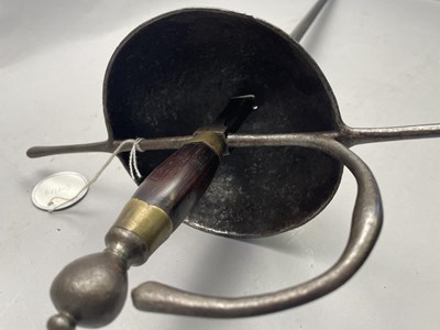 Lot 193 - A SPANISH OFFICER’S CUP-HILT RAPIER, LATE 17TH CENTURY