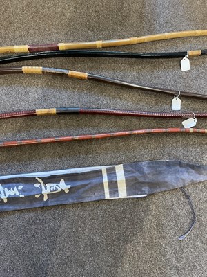 Lot 585 - FIVE JAPANESE BOWS AND A BOW BAG, EDO PERIOD AND LATER
