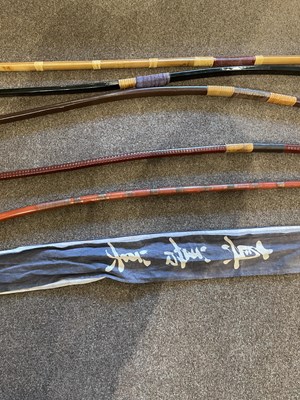Lot 585 - FIVE JAPANESE BOWS AND A BOW BAG, EDO PERIOD AND LATER