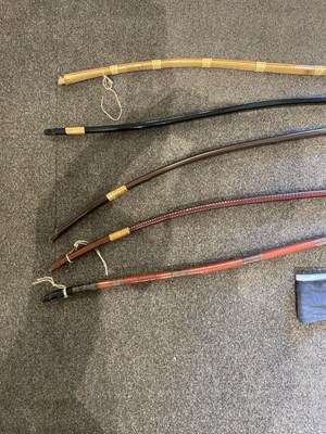 Lot 585 - FIVE JAPANESE BOWS AND A BOW BAG, EDO PERIOD AND LATER