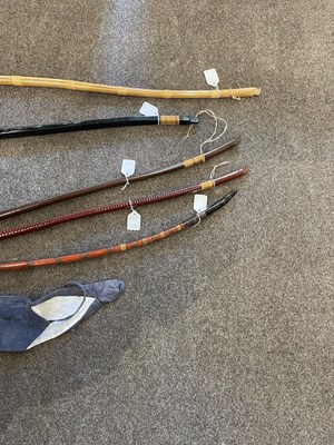 Lot 585 - FIVE JAPANESE BOWS AND A BOW BAG, EDO PERIOD AND LATER