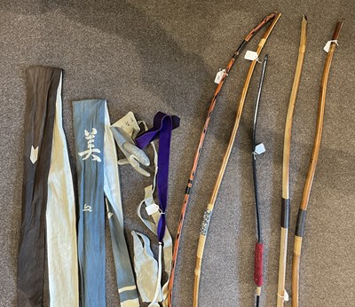 Lot 583 - FIVE JAPANESE BOWS, THREE SHOOTING GLOVES (YUGAKE), TWO BOW BAGS