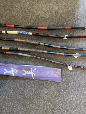 Lot 584 - FIVE JAPANESE BOWS AND A BOW BAG, EDO PERIOD AND LATER