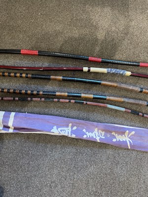 Lot 584 - FIVE JAPANESE BOWS AND A BOW BAG, EDO PERIOD AND LATER