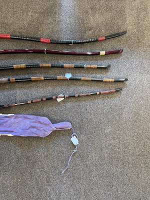 Lot 584 - FIVE JAPANESE BOWS AND A BOW BAG, EDO PERIOD AND LATER
