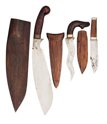 Lot 322 - THREE SOUTHEAST ASIAN DAGGERS, 20TH CENTURY