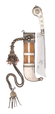 Lot 69 - A COORG DAGGER (PICHANGATTI), 19TH CENTURY