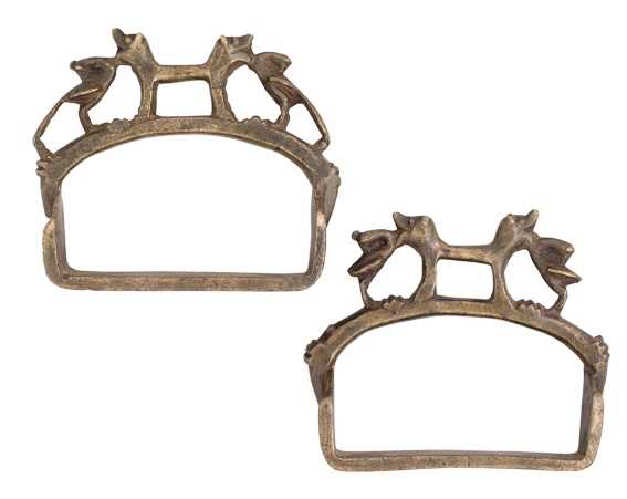 Lot 16 - A PAIR OF NORTH INDIAN COPPER ALLOY STIRRUPS (RAKAB), 19TH CENTURY, PROBABALY RAJASTHAN