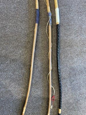 Lot 587 - THREE SIGNED JAPANESE BOWS, 20TH CENTURY