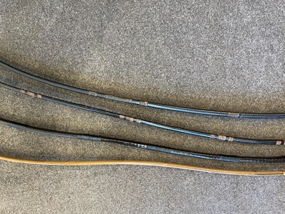 Lot 586 - FOUR UNSIGNED JAPANESE BOWS, 19TH/20TH CENTURY
