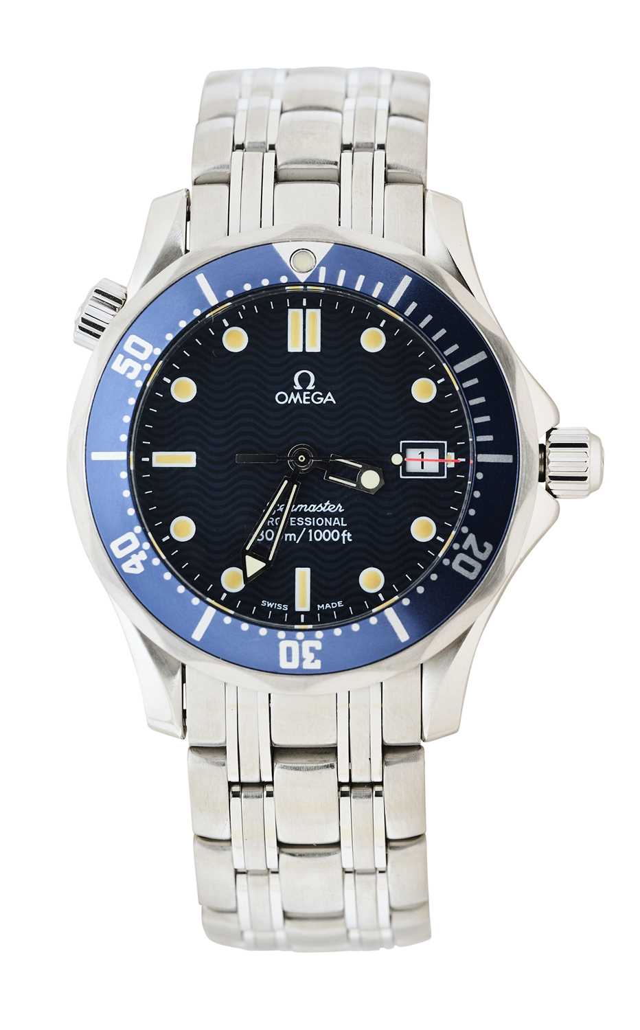 Lot 522 - OMEGA, SEAMASTER DIVER 300M, REF.2561.80: GENTLEMAN'S STAINLESS STEEL BRACELET WATCH, SWISS, 2000s