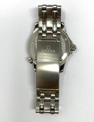 Lot 522 - OMEGA, SEAMASTER DIVER 300M, REF.2561.80: GENTLEMAN'S STAINLESS STEEL BRACELET WATCH, SWISS, 2000s