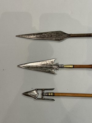 Lot 43 - A LARGE QUANTITY OF ARROWS AND HARPOONS, 19TH CENTURY