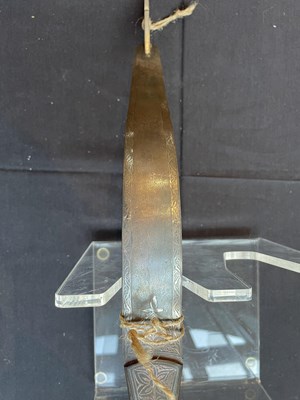 Lot 652 - AN INDIAN STEEL BOW, 18TH/19TH CENTURY