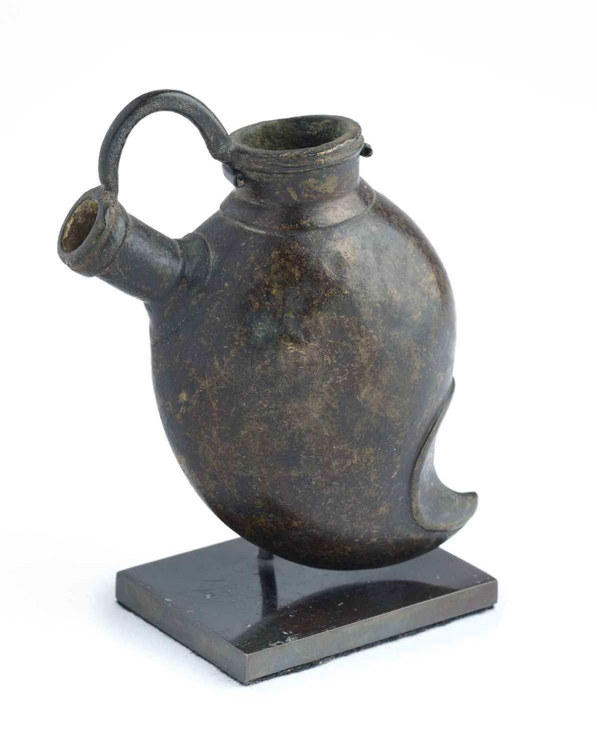 Lot 52 - A MINIATURE HUQQA BOTTLE IN THE FORM OF A MANGO, INDIA, CIRCA 18TH CENTURY