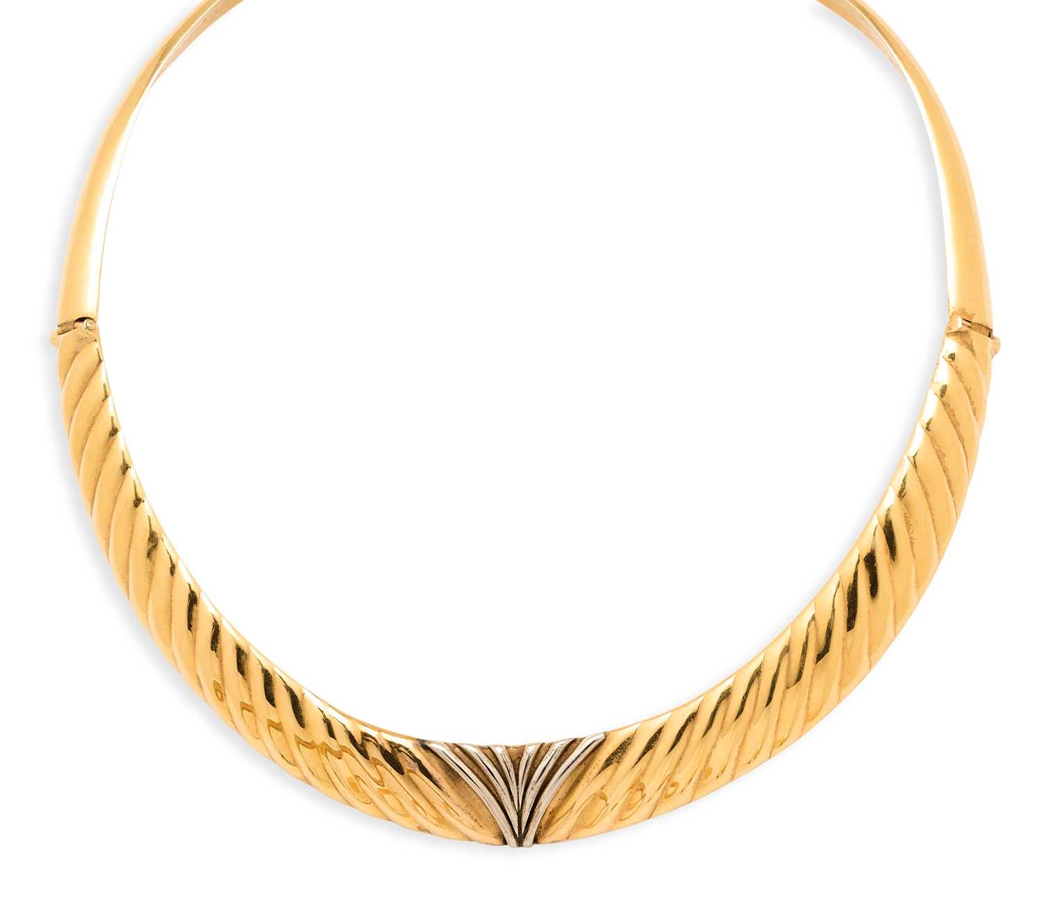 Lot 342 - HINGED TORC NECKLACE