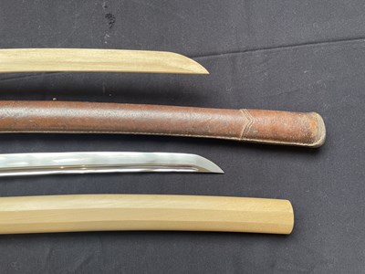 Lot 589 - A JAPANESE SHIN-GUNTO, THE BLADE 1750-1850, MILITARY MOUNTS 1942-1945