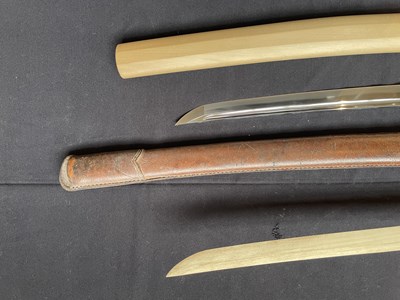Lot 589 - A JAPANESE SHIN-GUNTO, THE BLADE 1750-1850, MILITARY MOUNTS 1942-1945