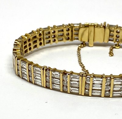 Lot 375 - DIAMOND BRACELET