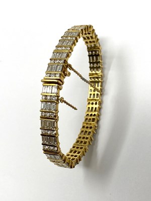 Lot 375 - DIAMOND BRACELET