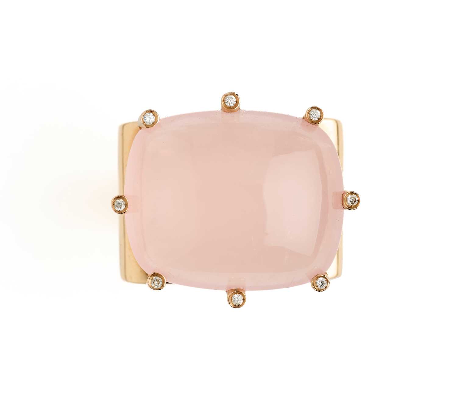 Lot 346 - ROSE QUARTZ AND DIAMOND RING
