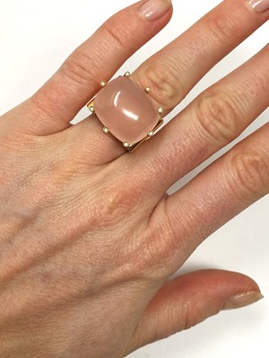 Lot 346 - ROSE QUARTZ AND DIAMOND RING