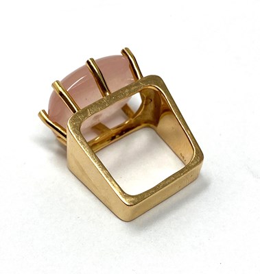 Lot 346 - ROSE QUARTZ AND DIAMOND RING