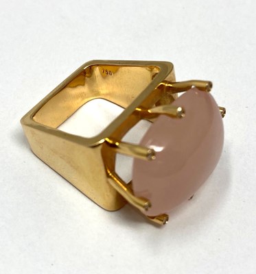 Lot 346 - ROSE QUARTZ AND DIAMOND RING