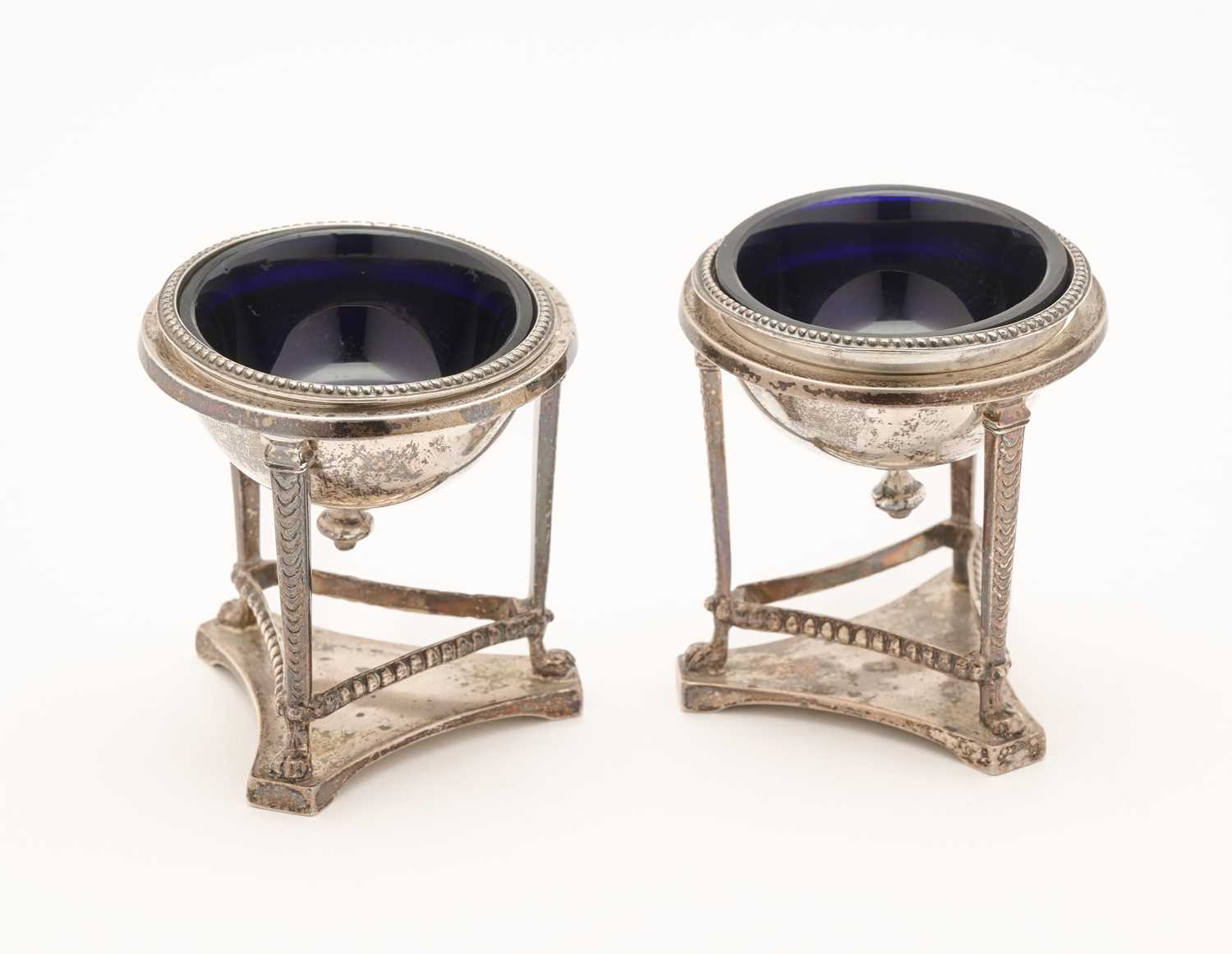 Lot 568 - A PAIR OF VICTORIAN SILVER SALT CELLARS, S. SMITH & SON, LONDON, 1869