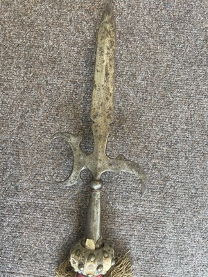 Lot 715 - A SERGEANTS HALBERD, 18TH CENTURY