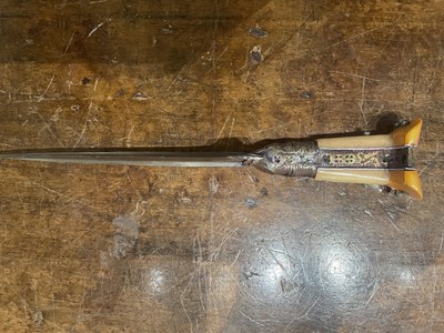 Lot 624 - AN INDO-PERSIAN DAGGER (PESH-KABZ), 19TH CENTURY