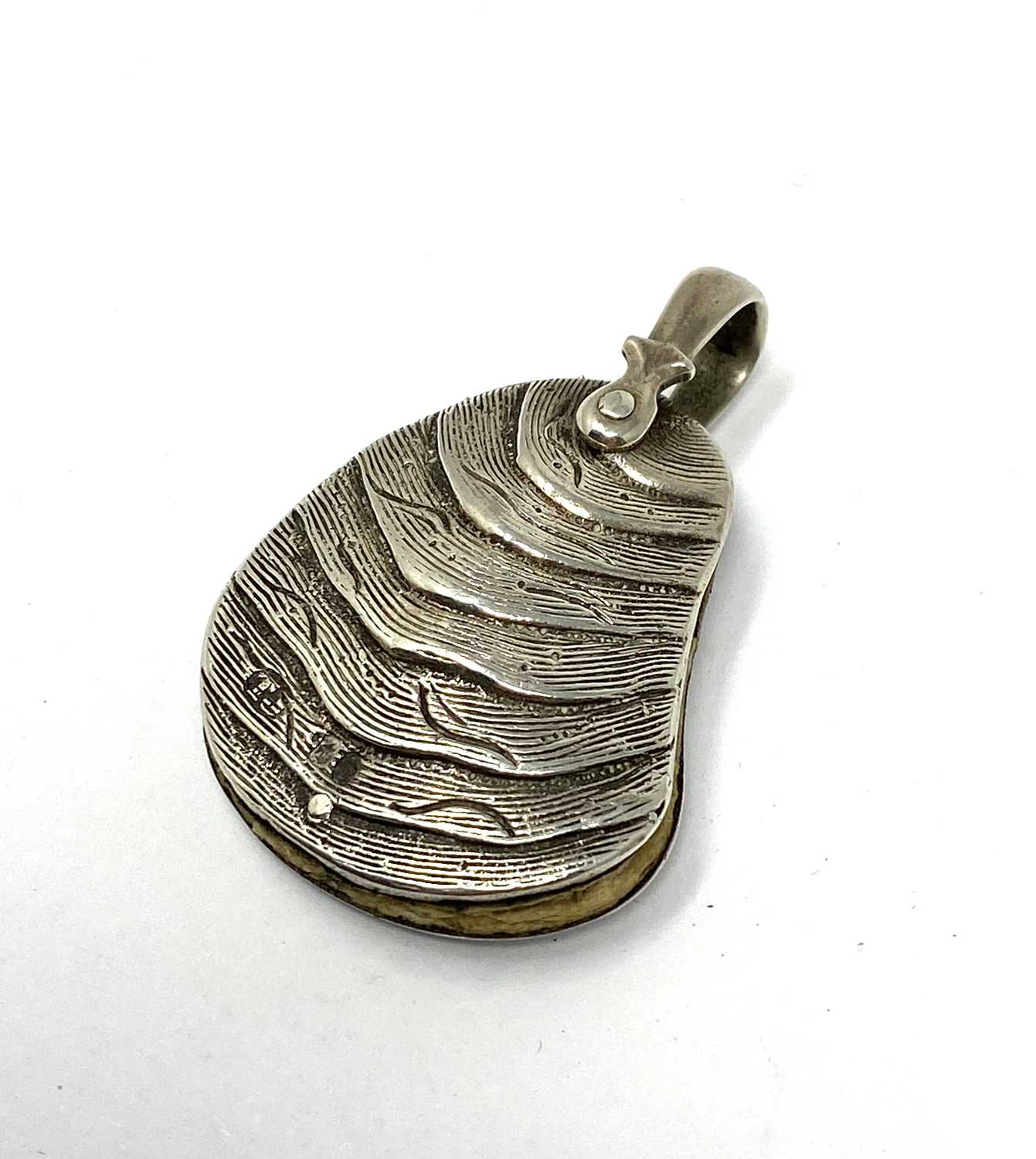 Lot 159 - A VICTORIAN SILVER 'OYSTER SHELL' PIN CUSHION, THOMAS JOHNSON, LONDON, 1874