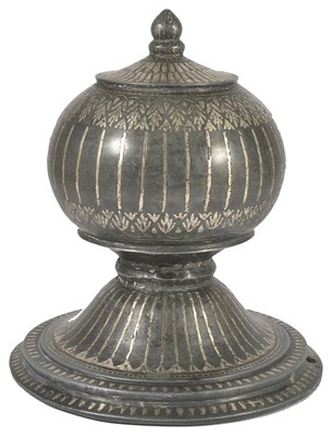 Lot 84 - THREE BIDRI OBJECTS