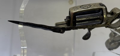 Lot 416 - A LIEGE PIN-FIRE SIX-SHOT KNUCKLE-DUSTER REVOLVER OF DOLNE (APACHE) TYPE AND OF SMALL BORE