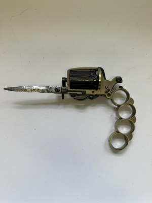 Lot 417 - A LIEGE PIN-FIRE SIX-SHOT KNUCKLE-DUSTER REVOLVER OF DOLNE (APACHE) TYPE AND OF SMALL BORE