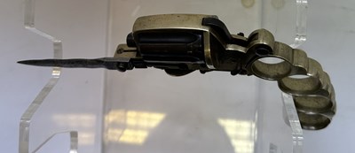 Lot 417 - A LIEGE PIN-FIRE SIX-SHOT KNUCKLE-DUSTER REVOLVER OF DOLNE (APACHE) TYPE AND OF SMALL BORE