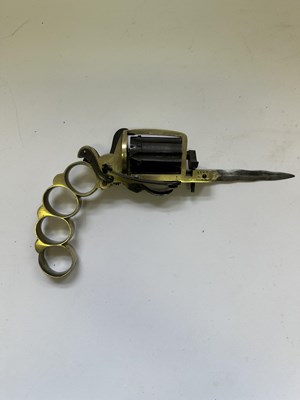 Lot 417 - A LIEGE PIN-FIRE SIX-SHOT KNUCKLE-DUSTER REVOLVER OF DOLNE (APACHE) TYPE AND OF SMALL BORE