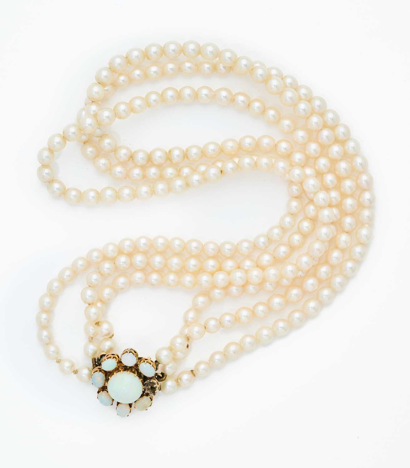 Lot 366 - CULTURED PEARL AND OPAL NECKLACE