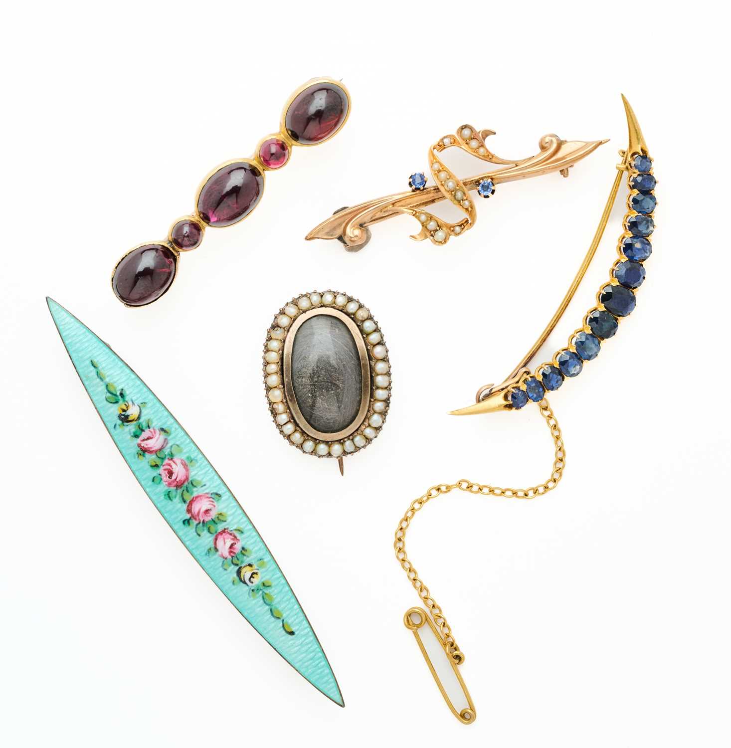 Lot 353 - COLLECTION OF FIVE BROOCHES, 1800s AND LATER